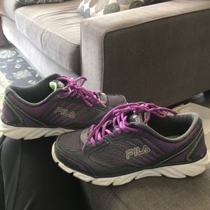 Fila women’s running shoe size 7